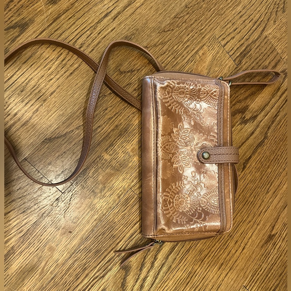 The Sak Sequoia Smartphone Leather Wallet